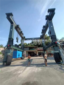 香港-輪胎式起重機-MBH100t-9.2m